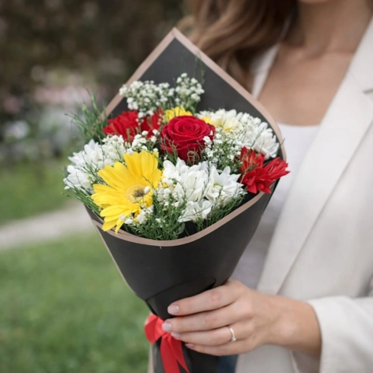 Sarı Kırmızı Beyaz Buket